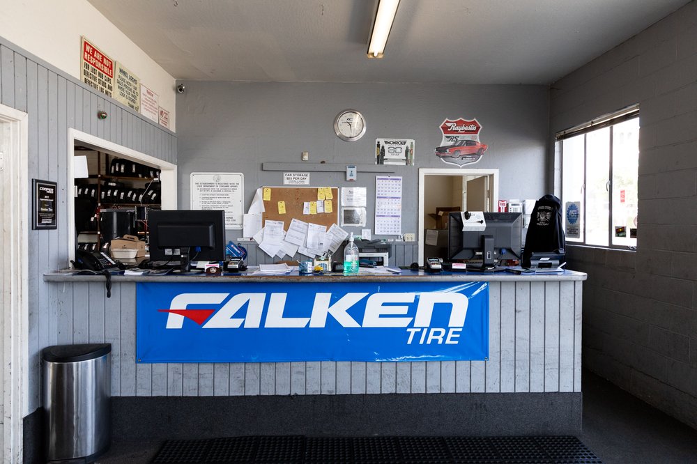 Hanlon's Tire Service header image